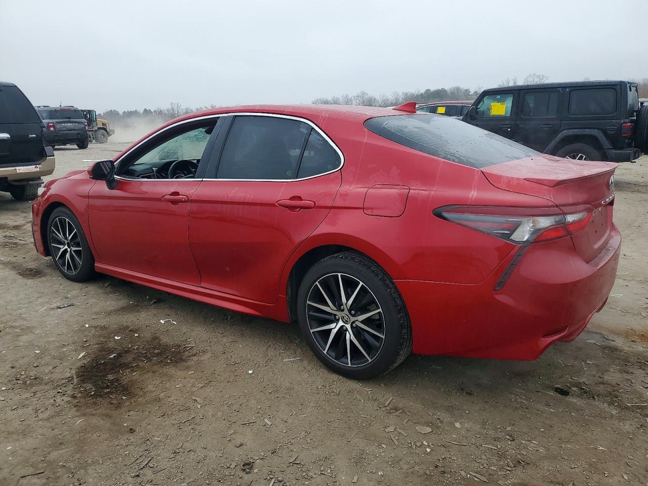 2021 TOYOTA CAMRY SE photo 2