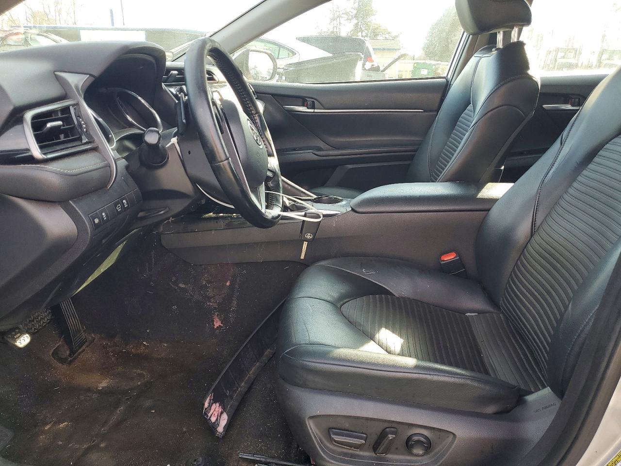 2020 TOYOTA CAMRY SE photo 13