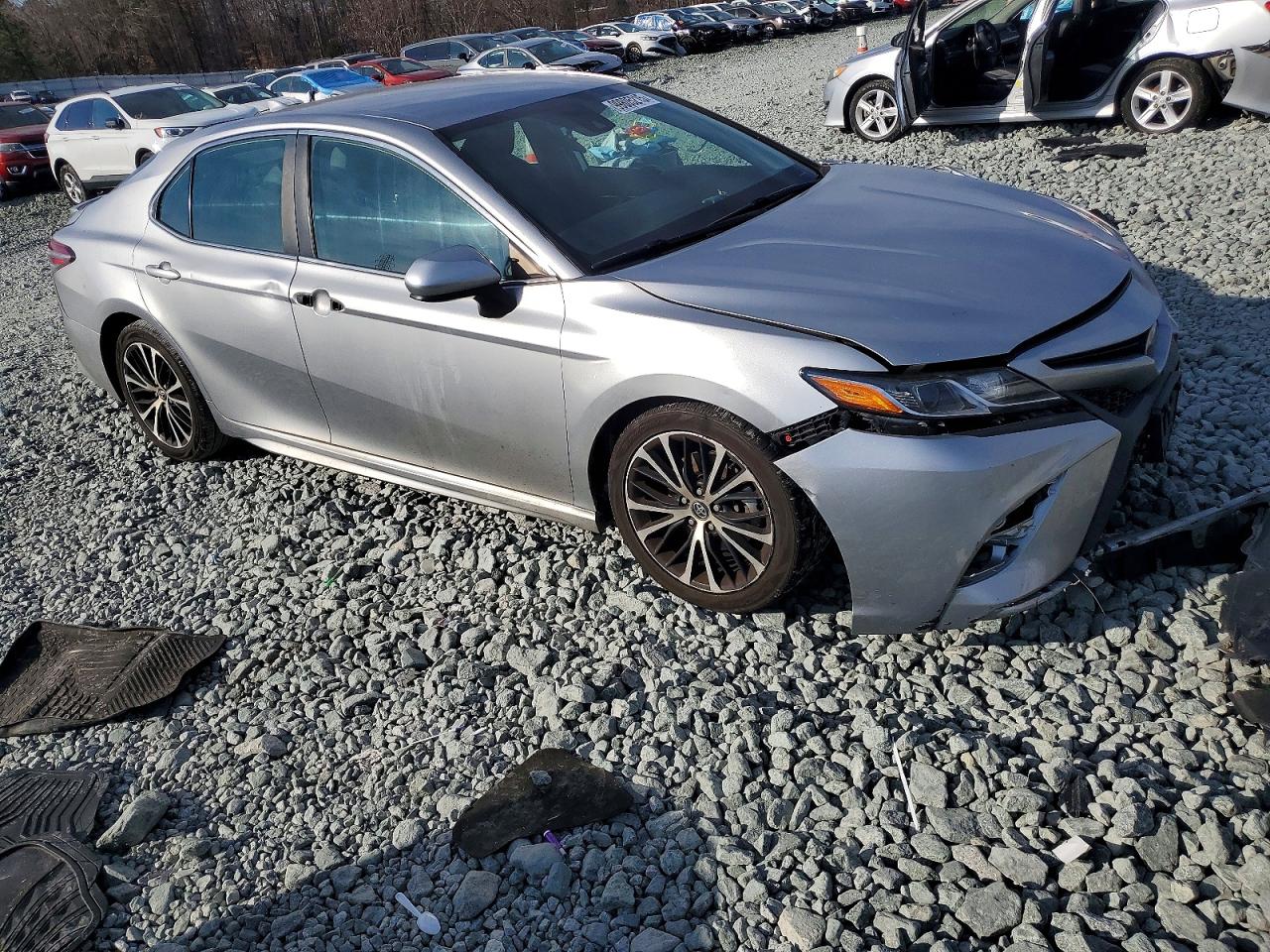2020 TOYOTA CAMRY SE photo 7