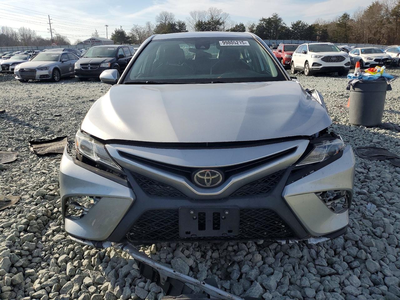 2020 TOYOTA CAMRY SE photo 9