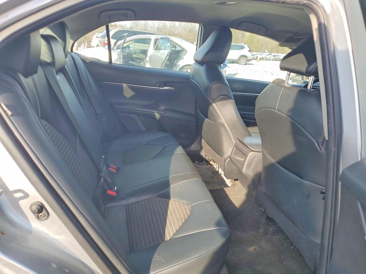 2020 TOYOTA CAMRY SE photo 19