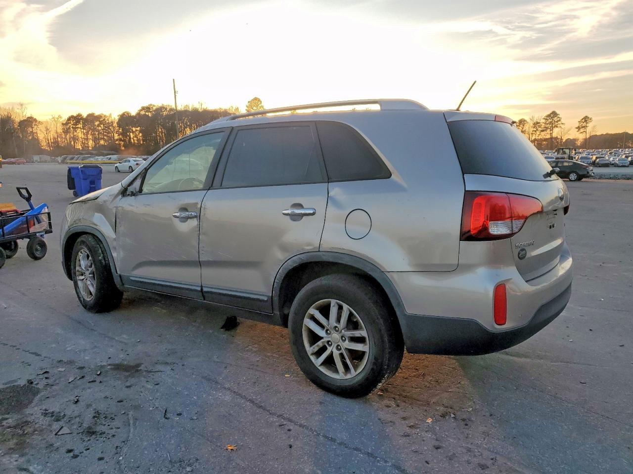 2014 KIA SORENTO LX photo 2