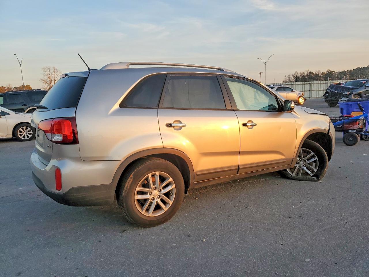 2014 KIA SORENTO LX photo 3