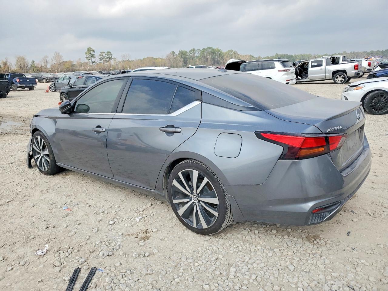 2019 NISSAN ALTIMA SR photo 3