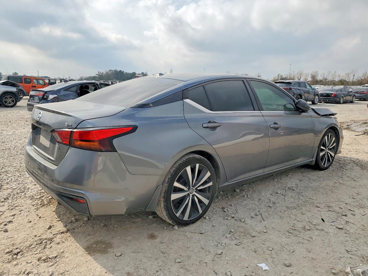 2019 NISSAN ALTIMA SR photo 5