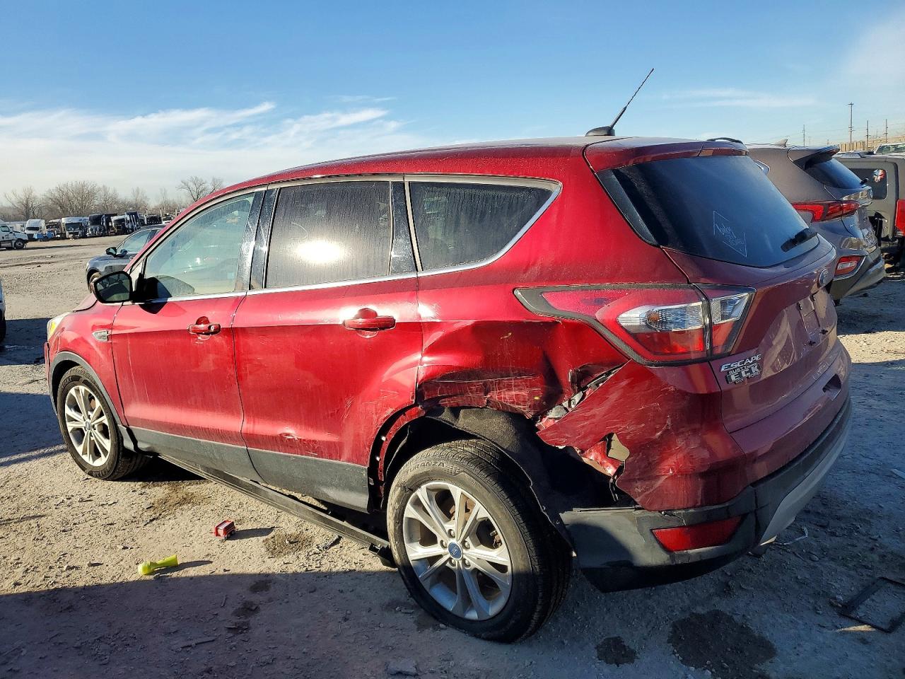 2017 FORD ESCAPE SE photo 2