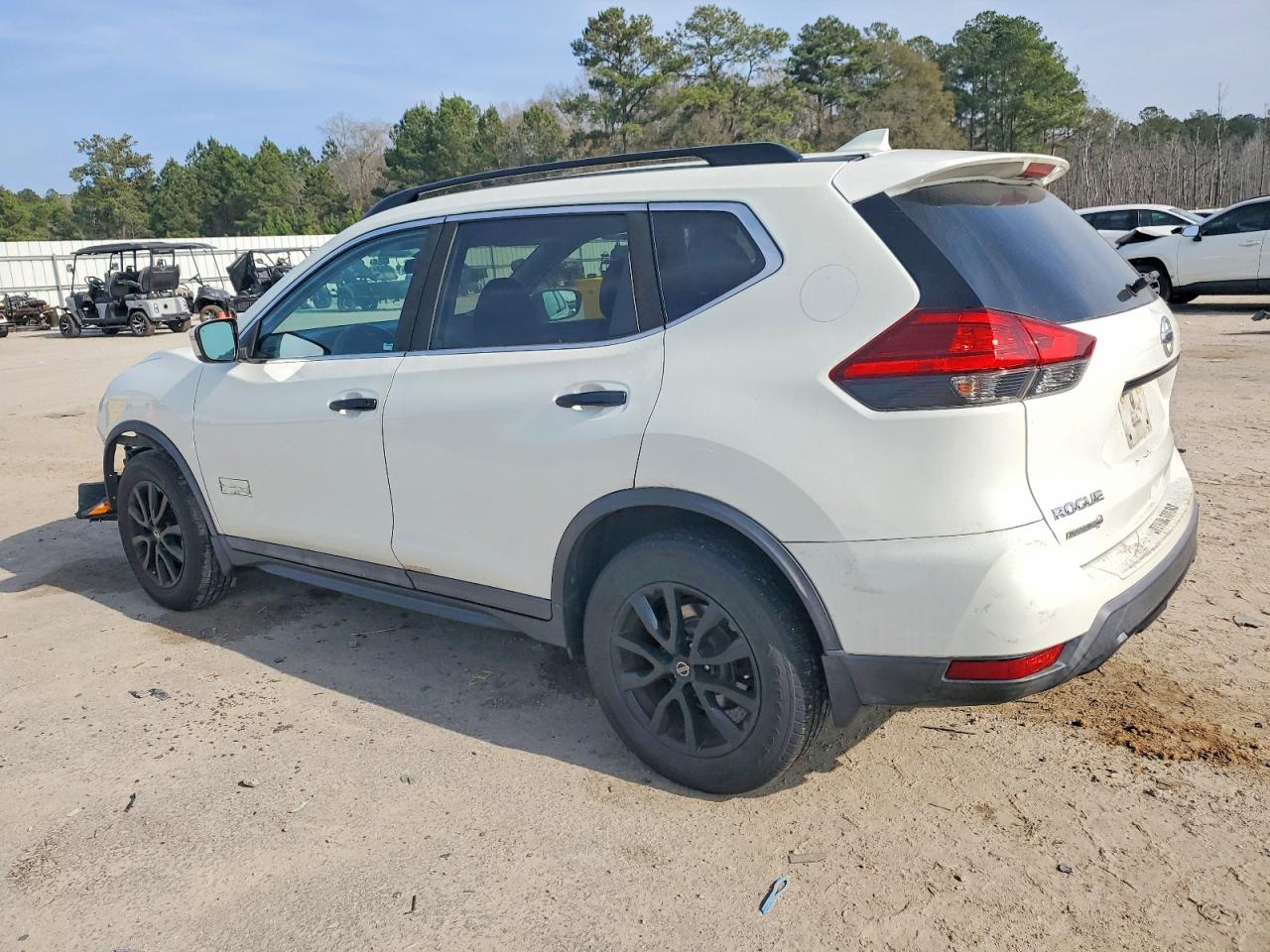 2017 NISSAN ROGUE SV photo 2