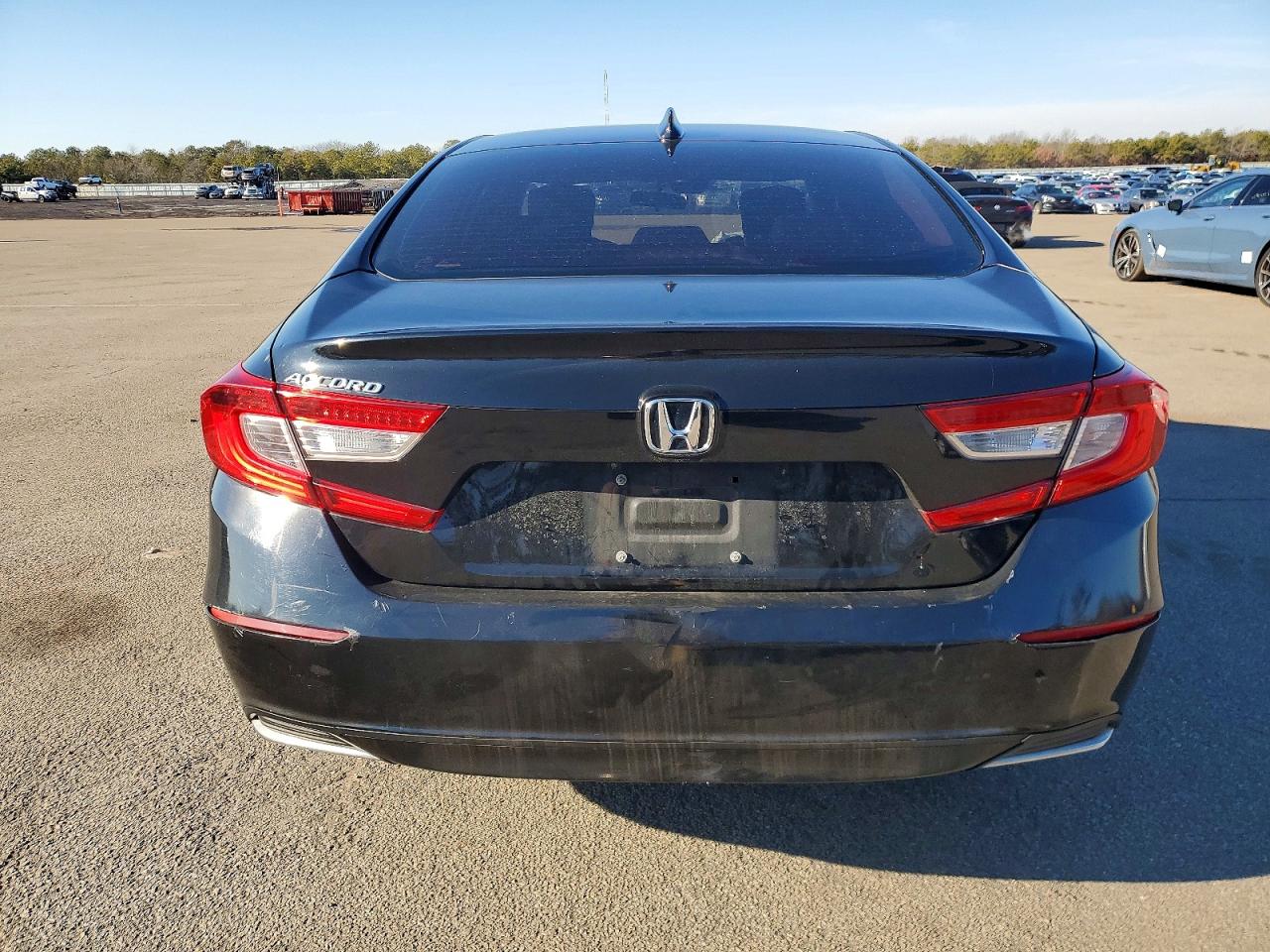 2018 HONDA ACCORD LX photo 11