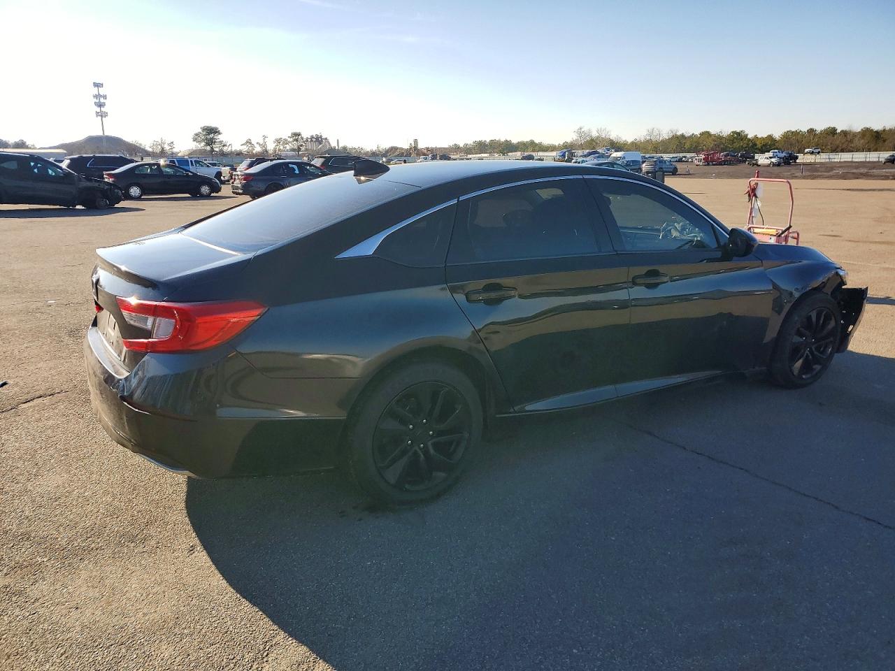 2018 HONDA ACCORD LX photo 5