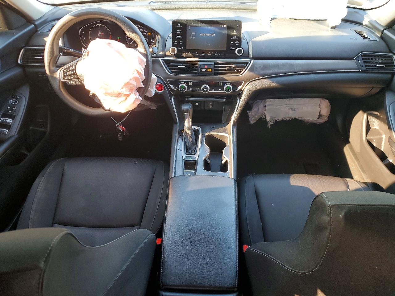 2018 HONDA ACCORD LX photo 15