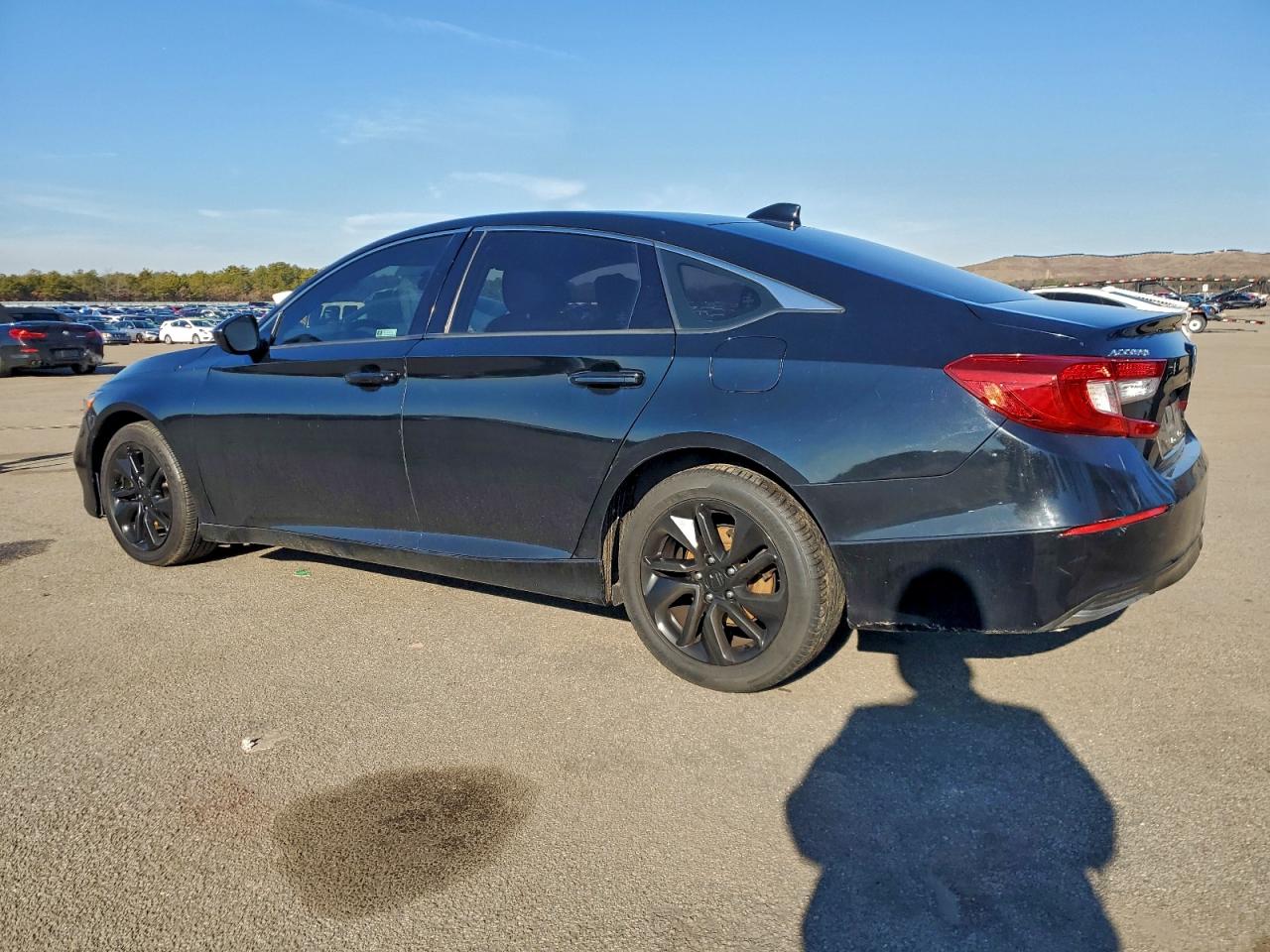 2018 HONDA ACCORD LX photo 3