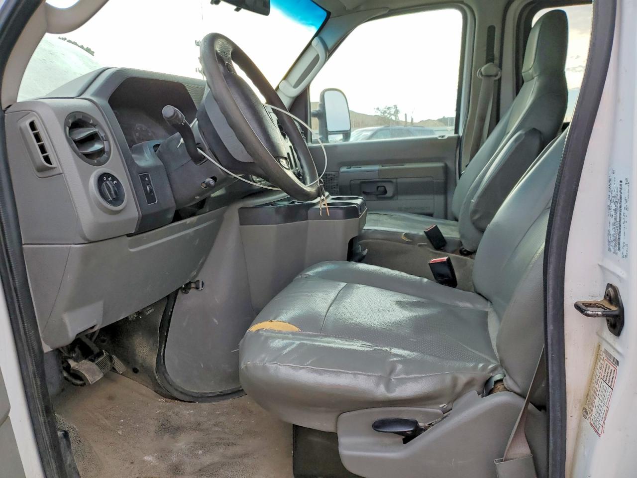 2010 FORD ECONOLINE E250 VAN photo 7