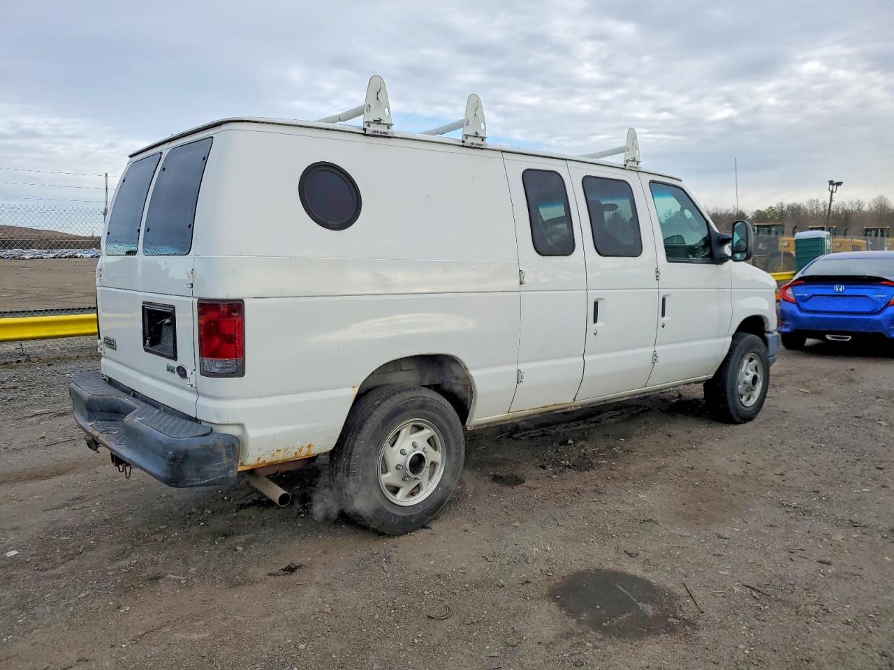 2010 FORD ECONOLINE E250 VAN photo 3