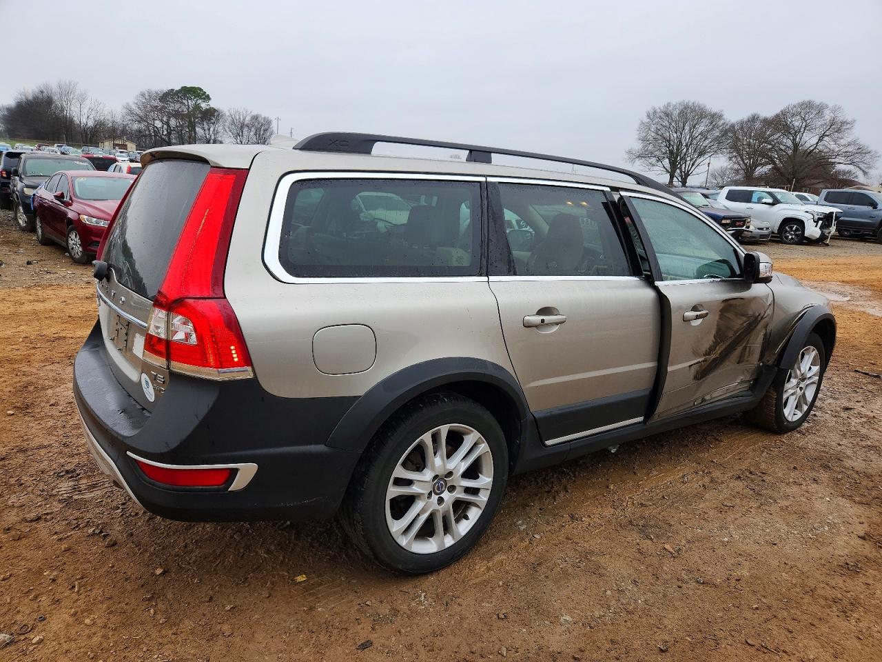 2016 VOLVO XC70 T5 PREMIER photo 3