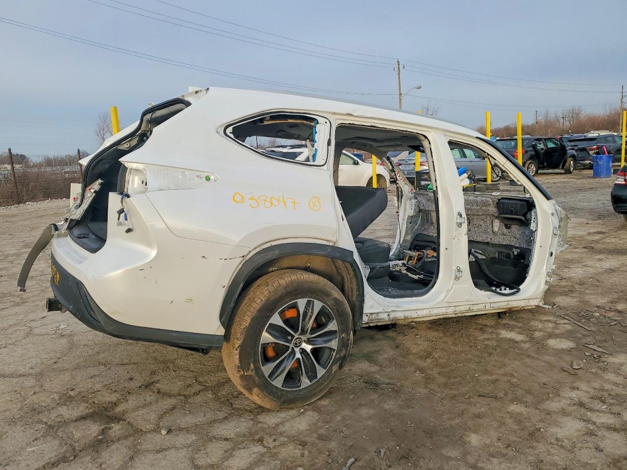 2023 TOYOTA HIGHLANDER XLE photo 5