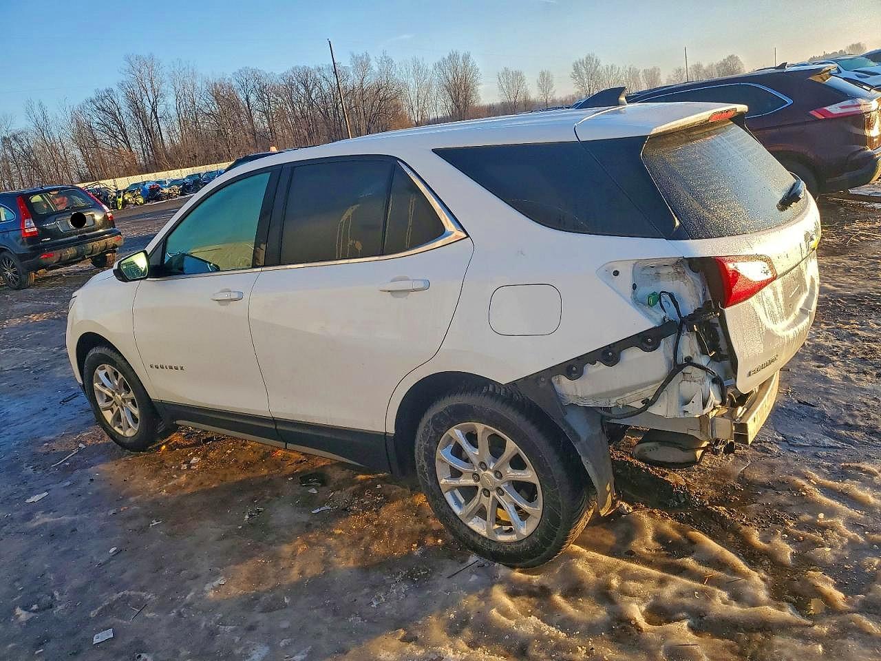 2020 CHEVROLET EQUINOX LT photo 2