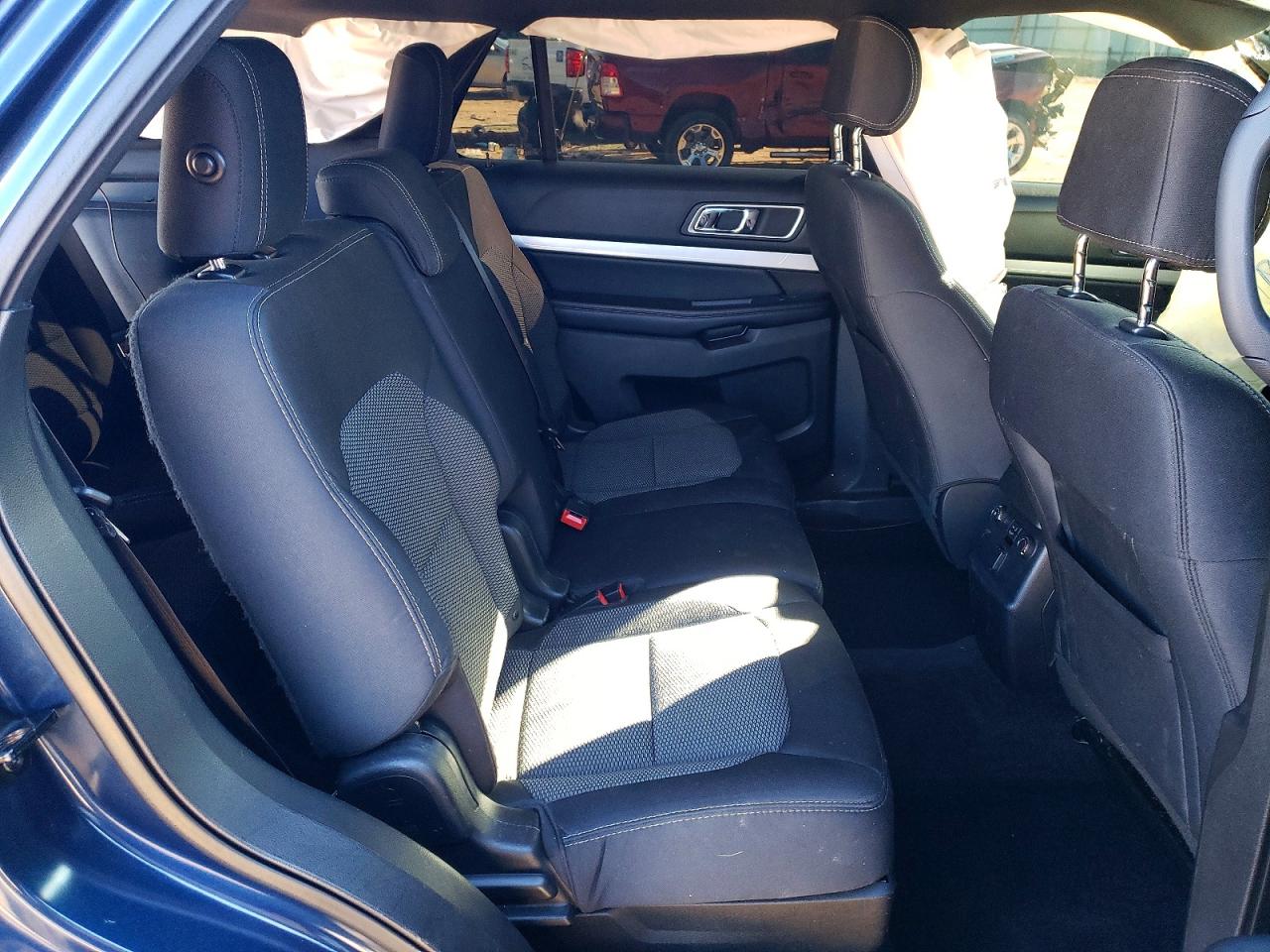 2017 FORD EXPLORER XLT photo 11