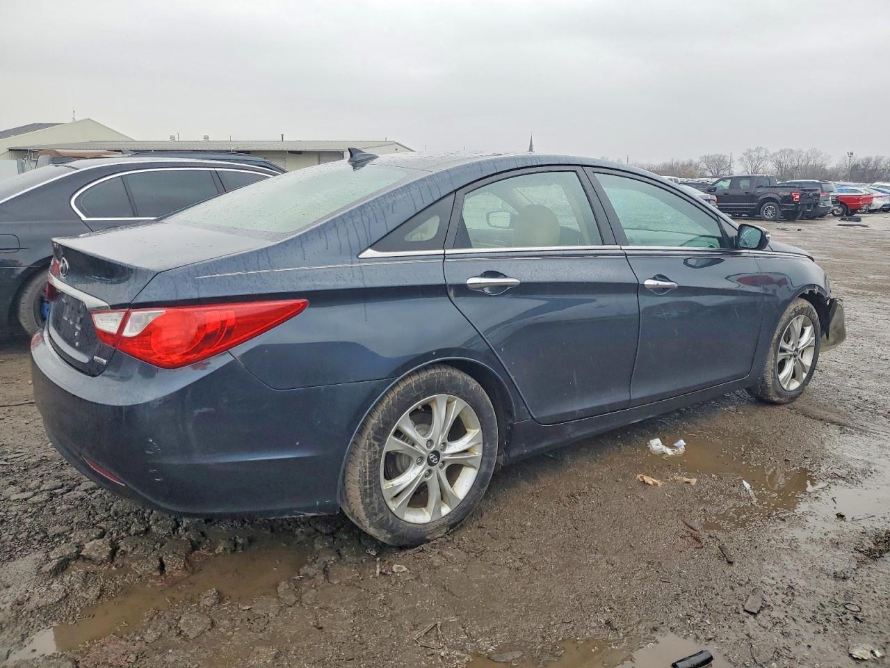 2013 HYUNDAI SONATA SE photo 3