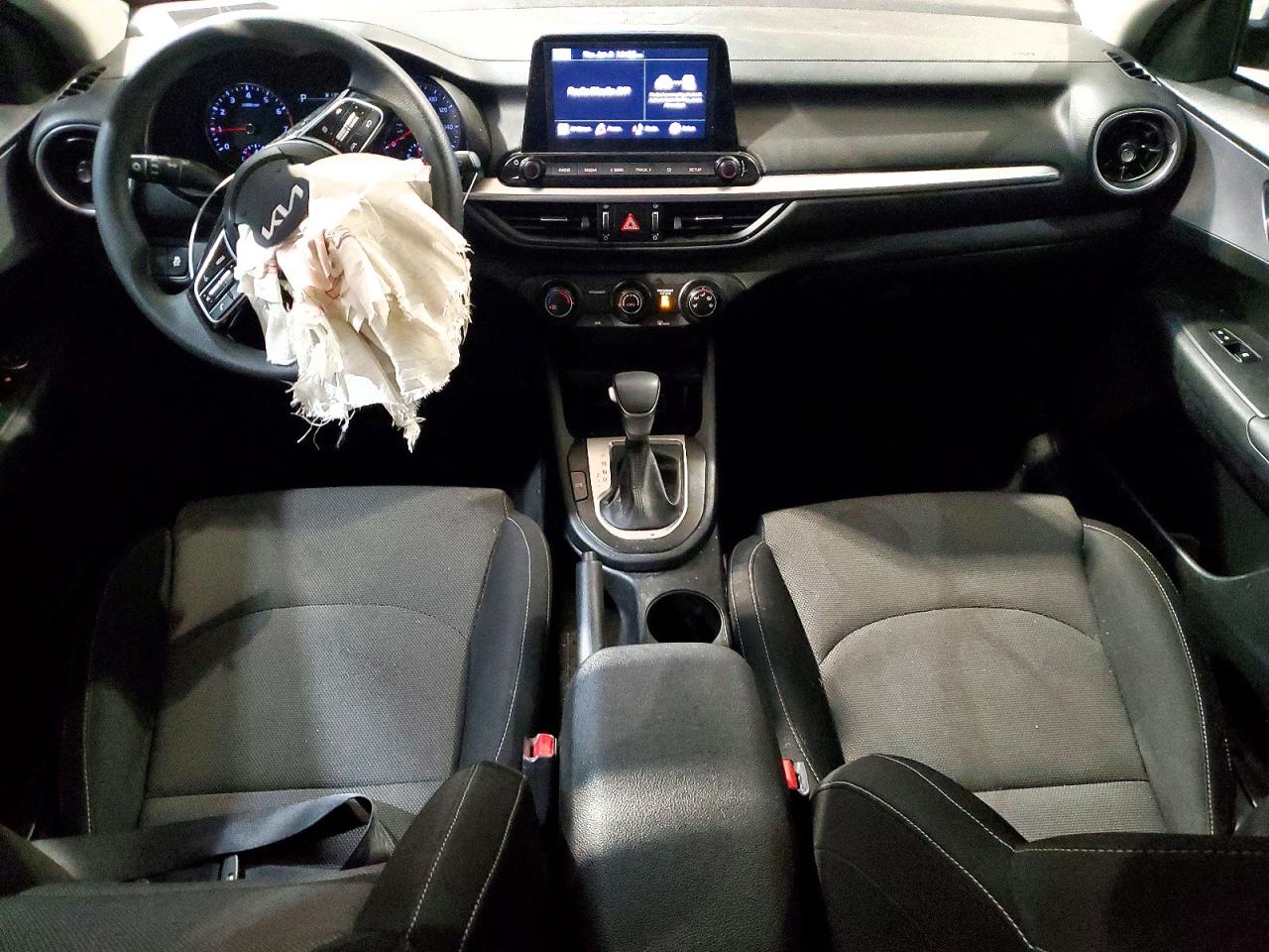 2023 KIA FORTE LX photo 8