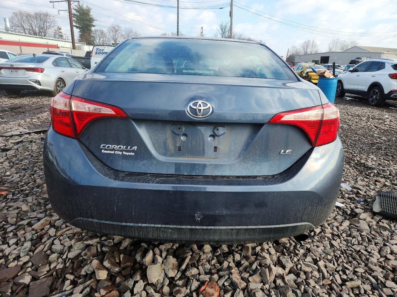 2017 TOYOTA COROLLA L photo 6