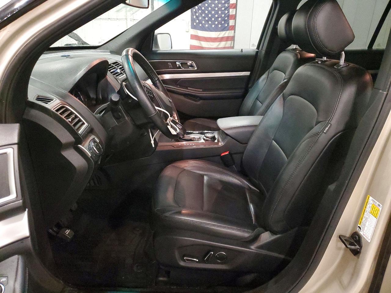 2017 FORD EXPLORER XLT photo 13