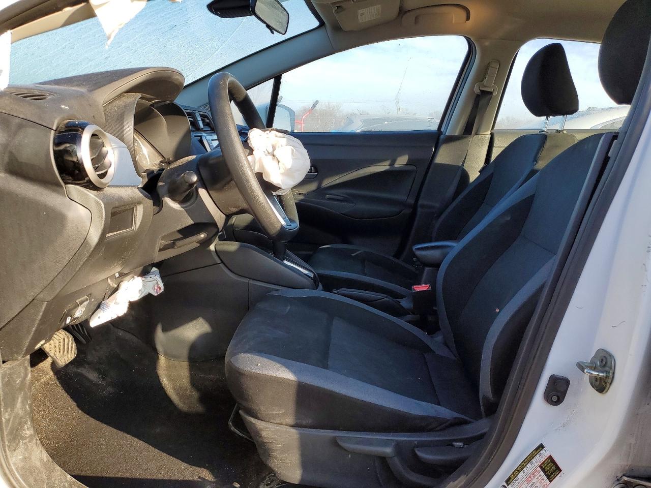 2025 NISSAN VERSA SV photo 7