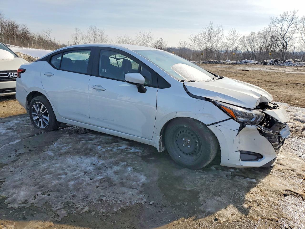 2025 NISSAN VERSA SV photo 4
