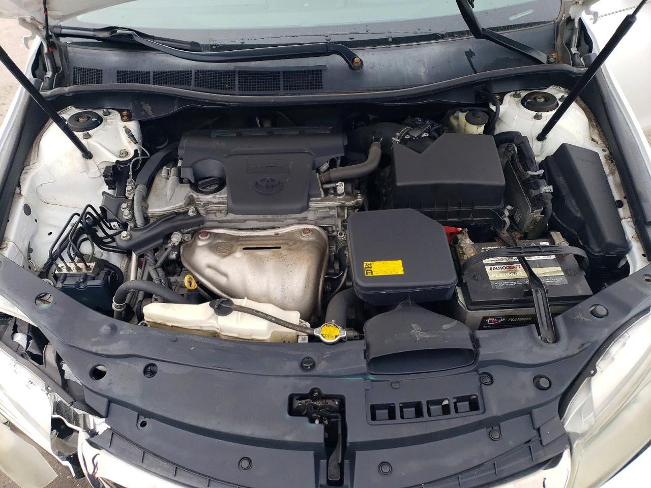 2015 TOYOTA CAMRY LE photo 11