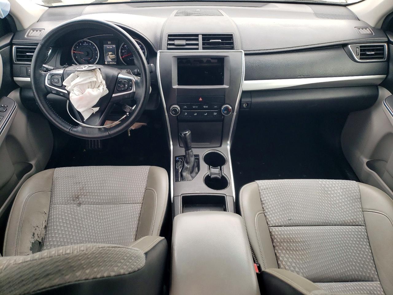 2015 TOYOTA CAMRY LE photo 8