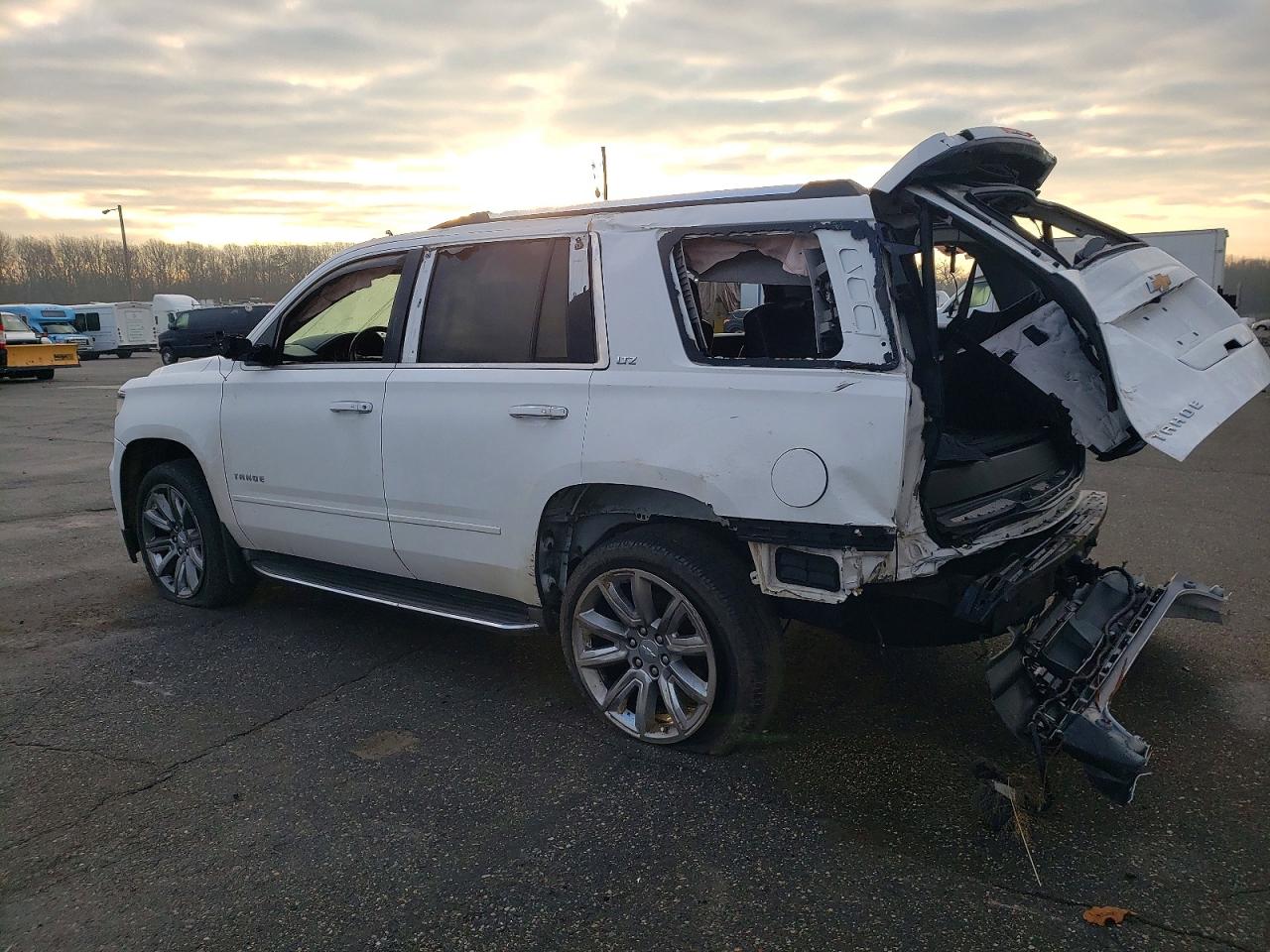 2015 CHEVROLET TAHOE K1500 LTZ photo 4
