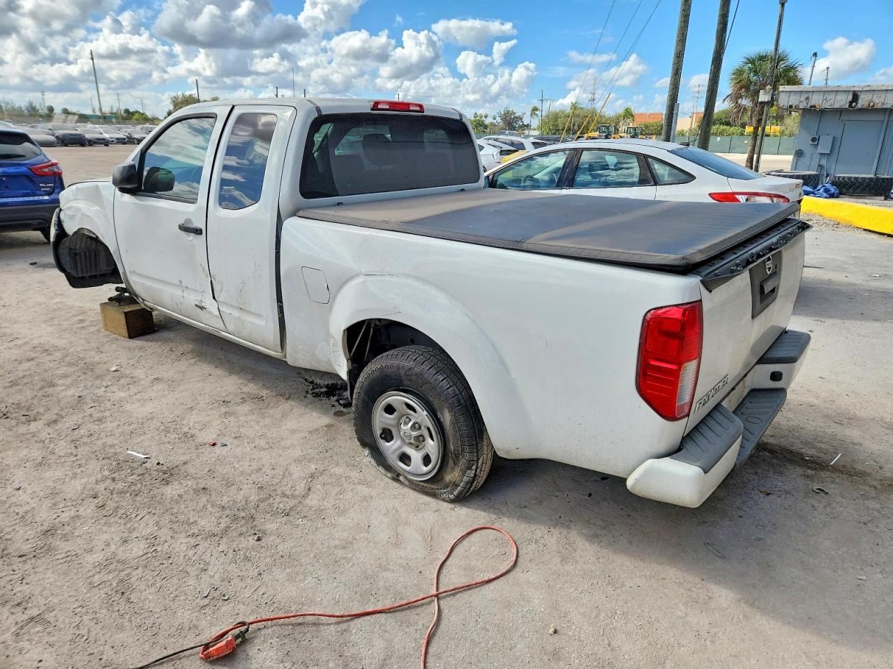 2019 NISSAN FRONTIER S photo 2