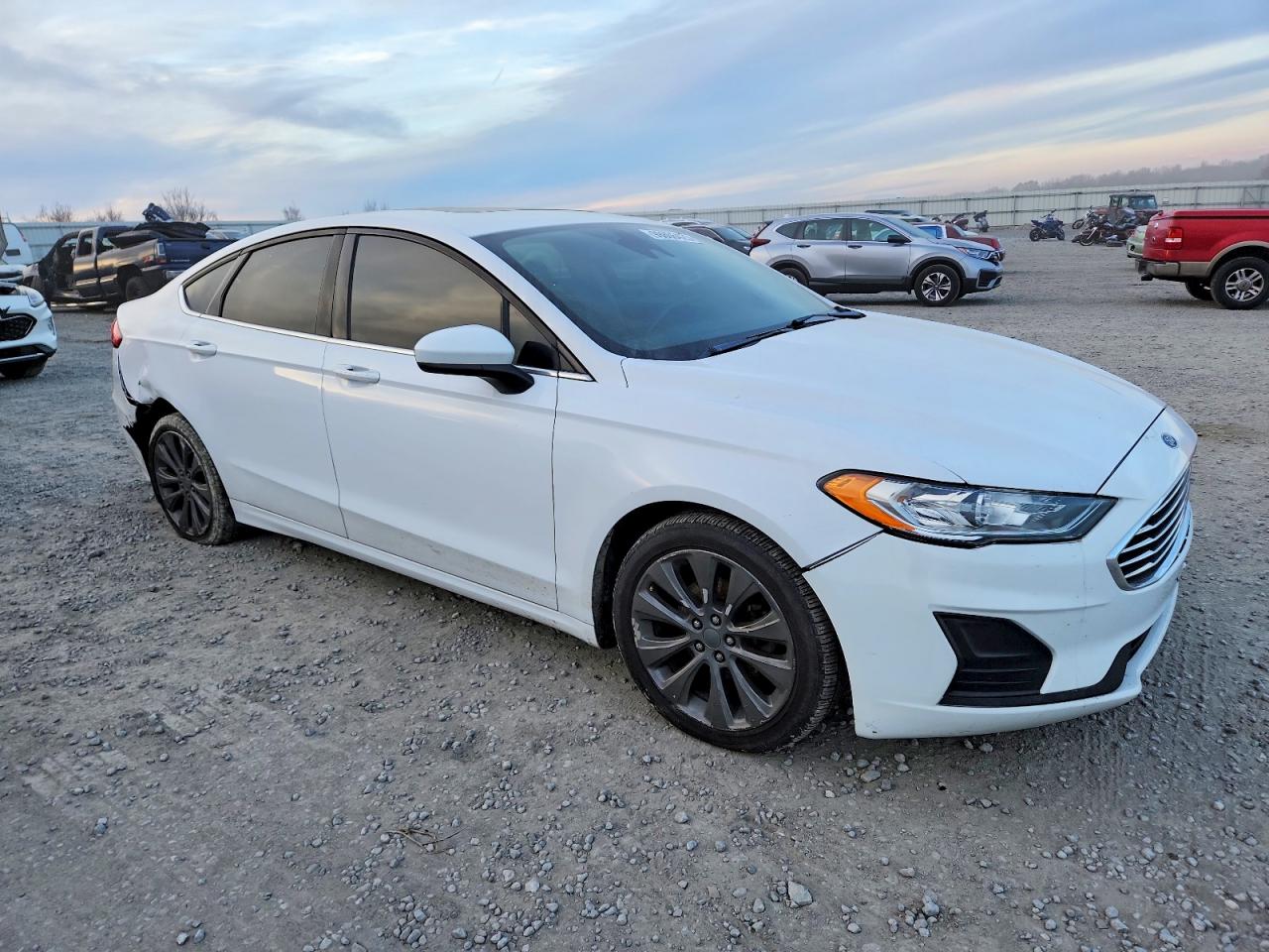 2019 FORD FUSION SE photo 4
