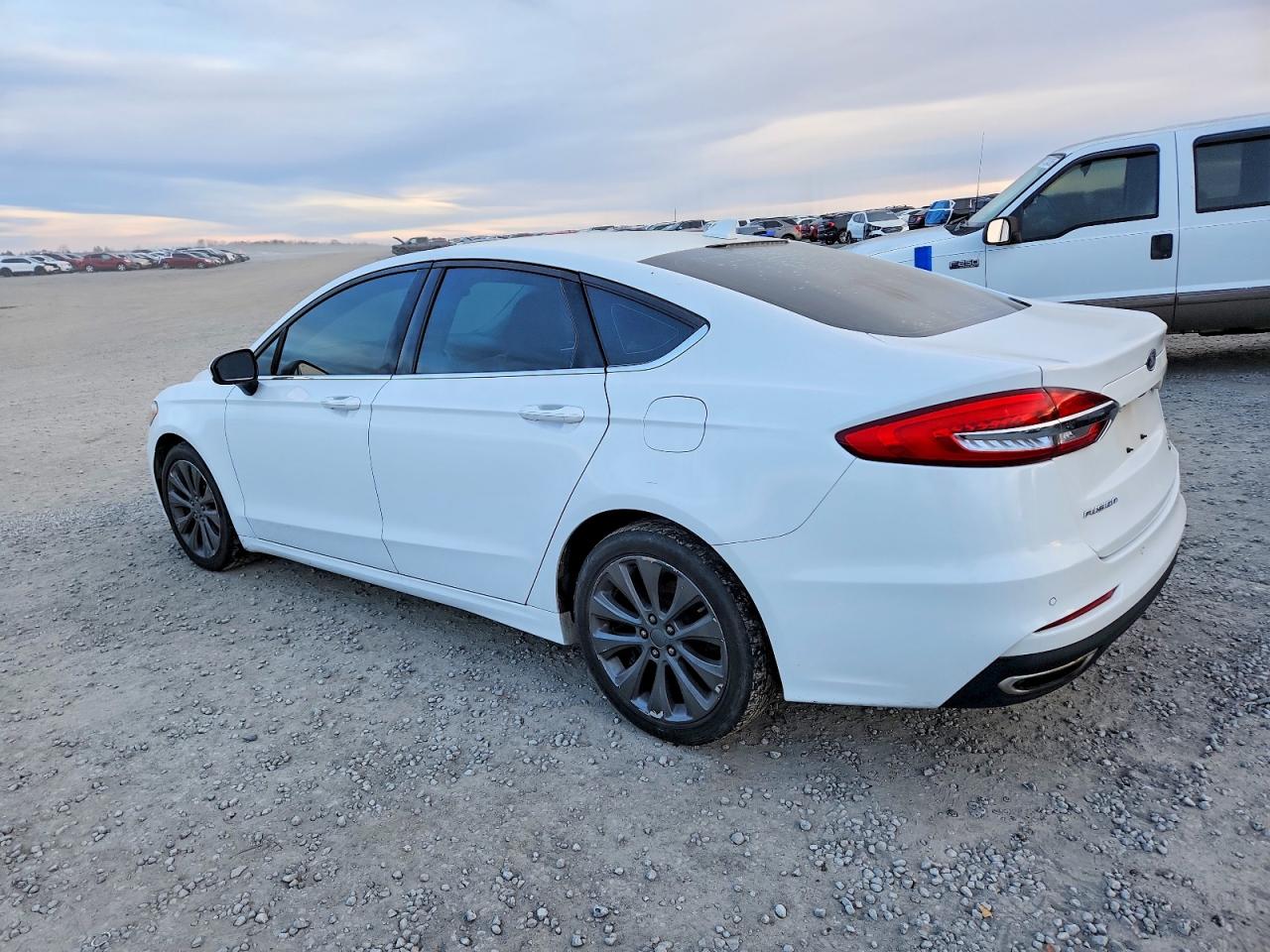 2019 FORD FUSION SE photo 2