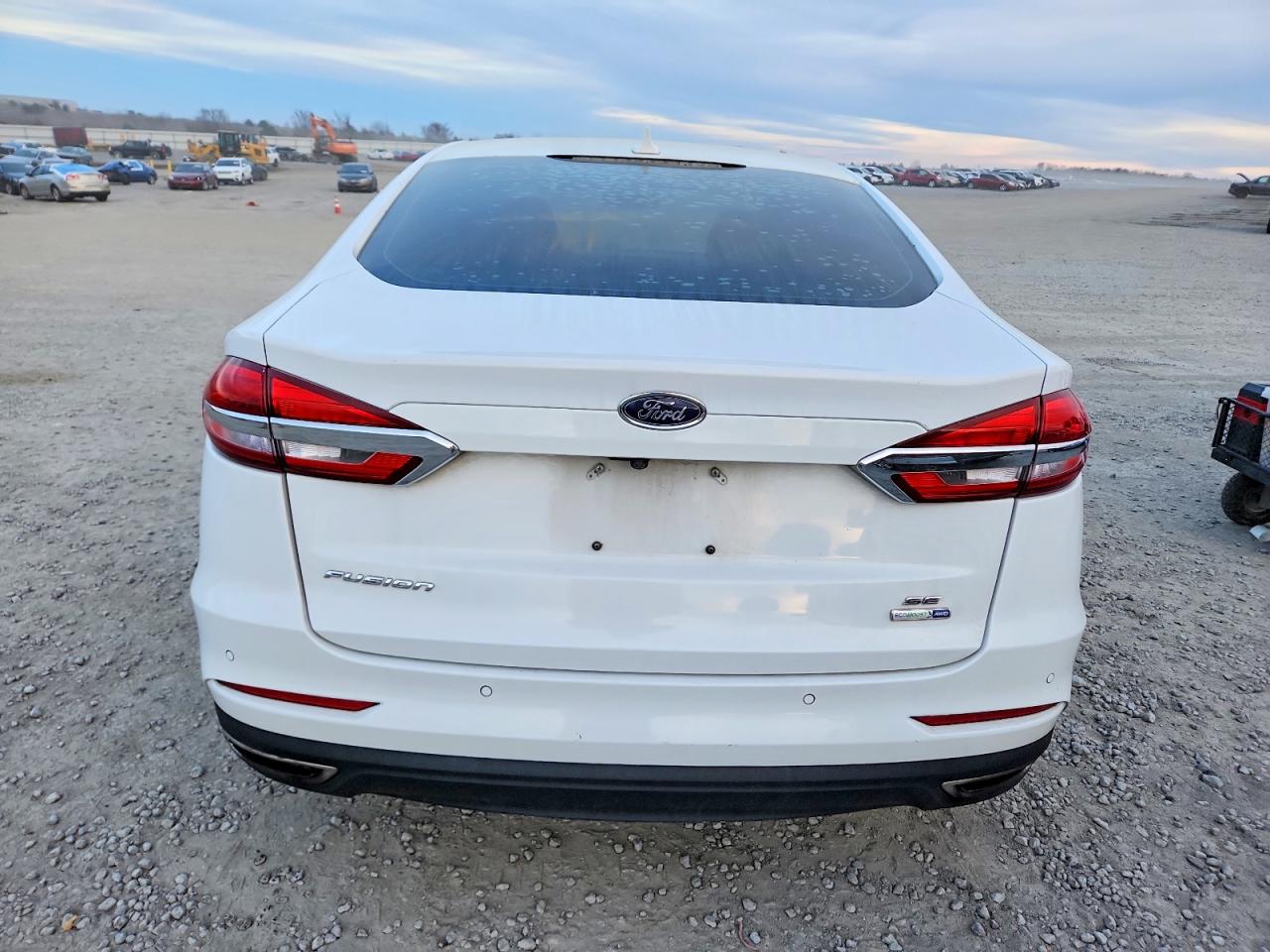 2019 FORD FUSION SE photo 6