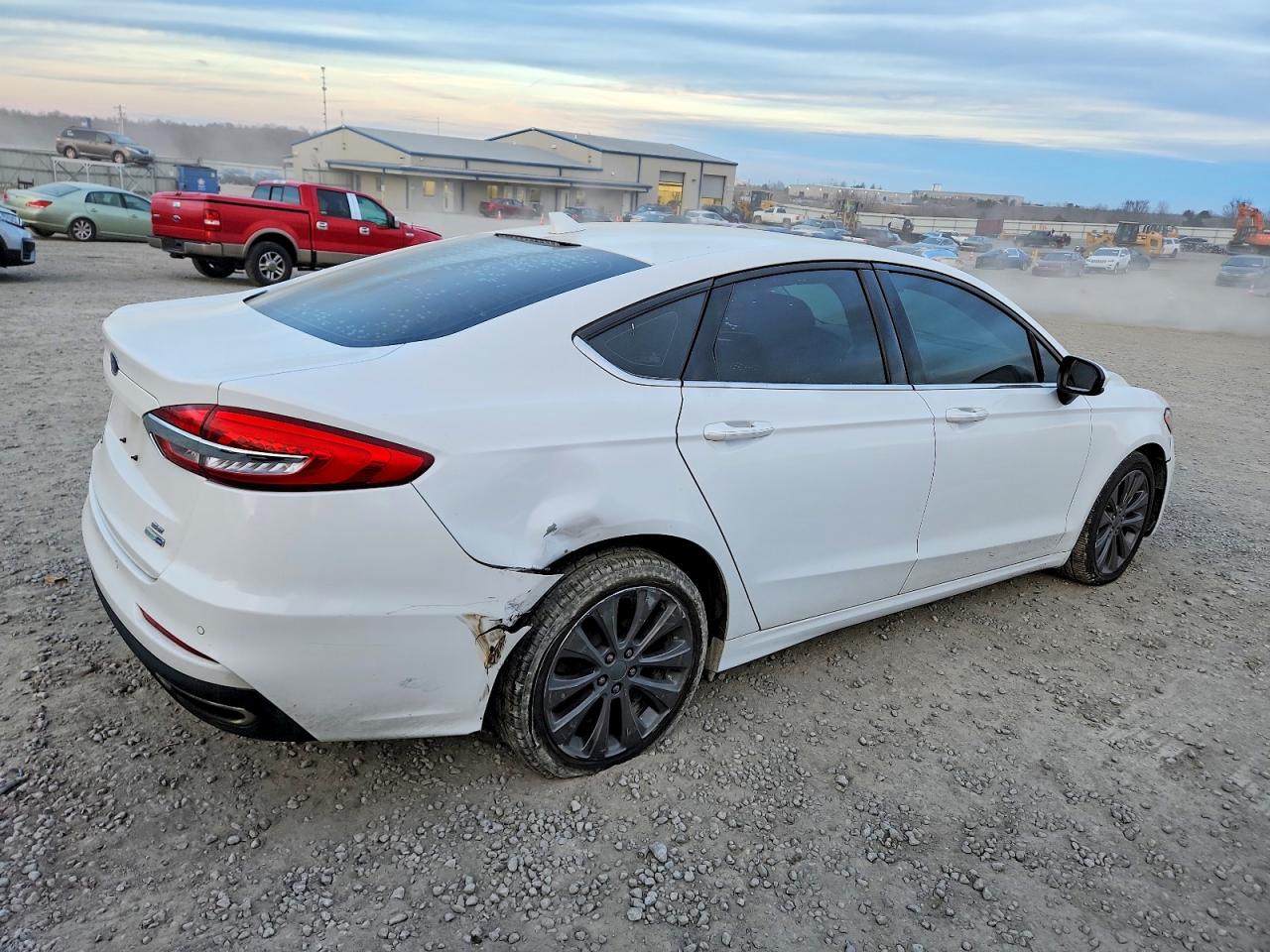2019 FORD FUSION SE photo 3