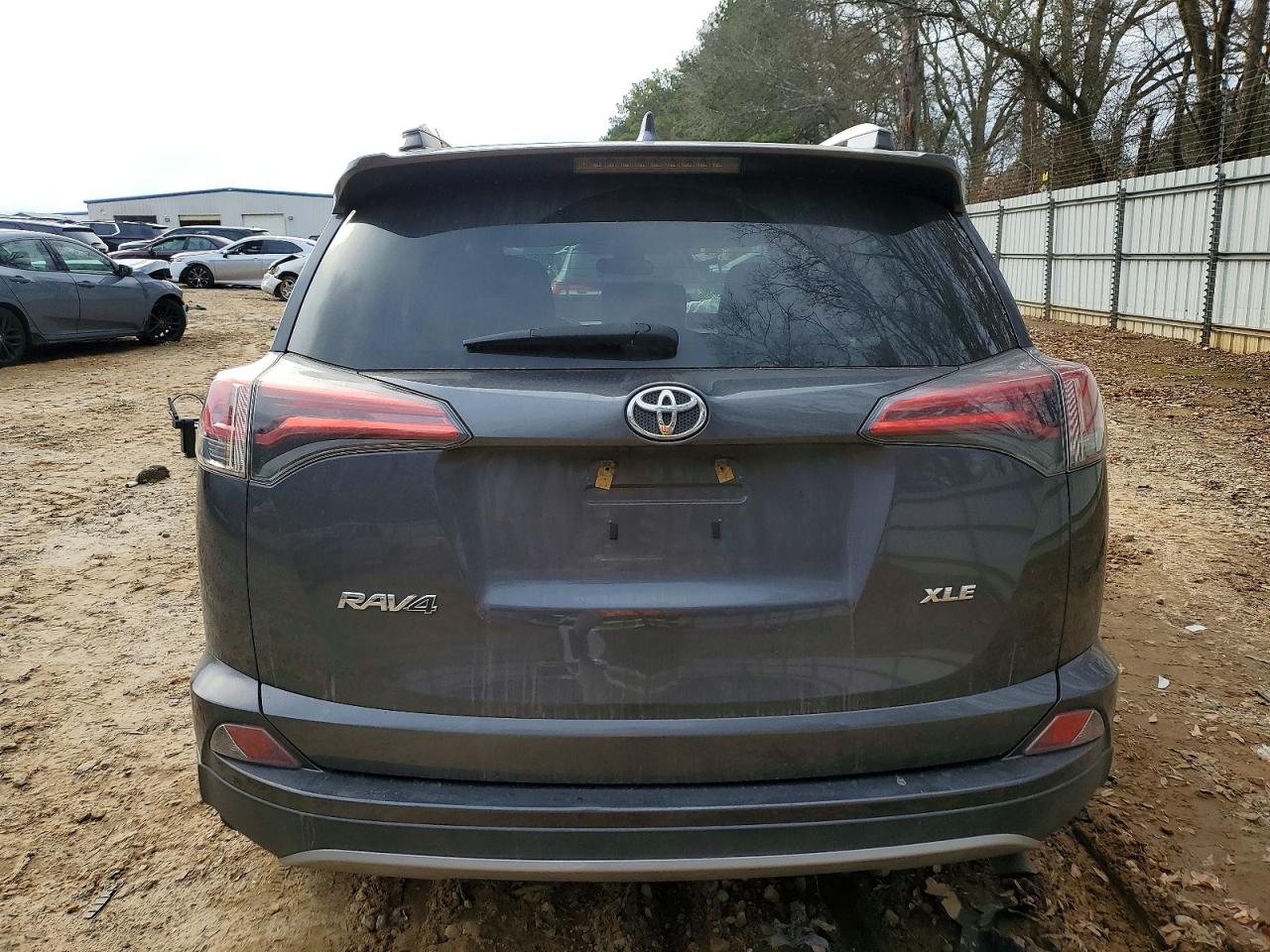 2018 TOYOTA RAV4 XLE photo 6