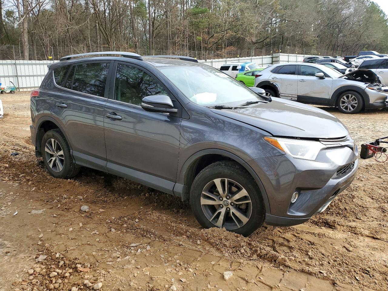 2018 TOYOTA RAV4 XLE photo 4
