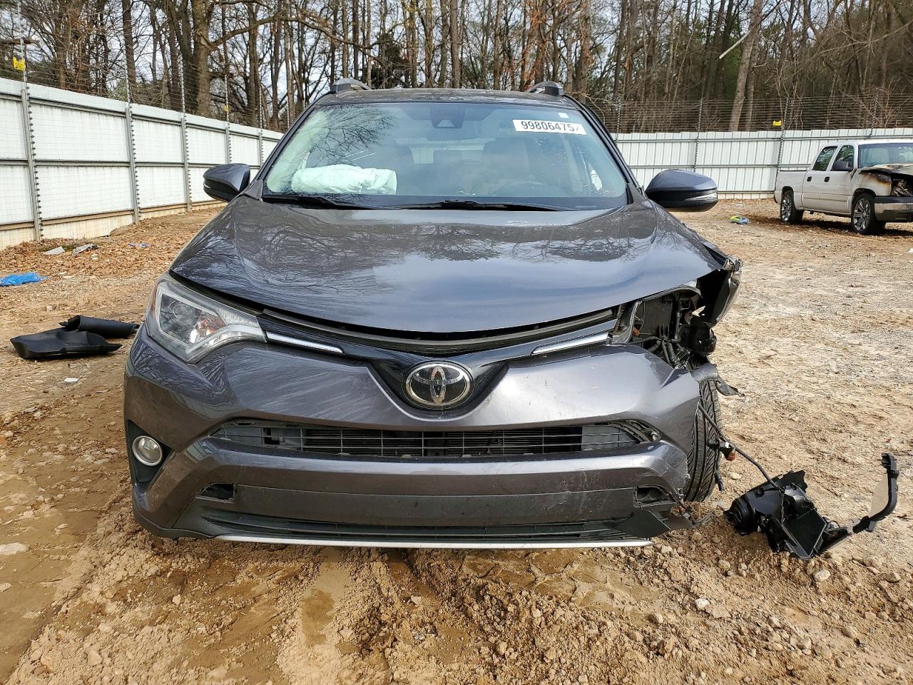 2018 TOYOTA RAV4 XLE photo 5