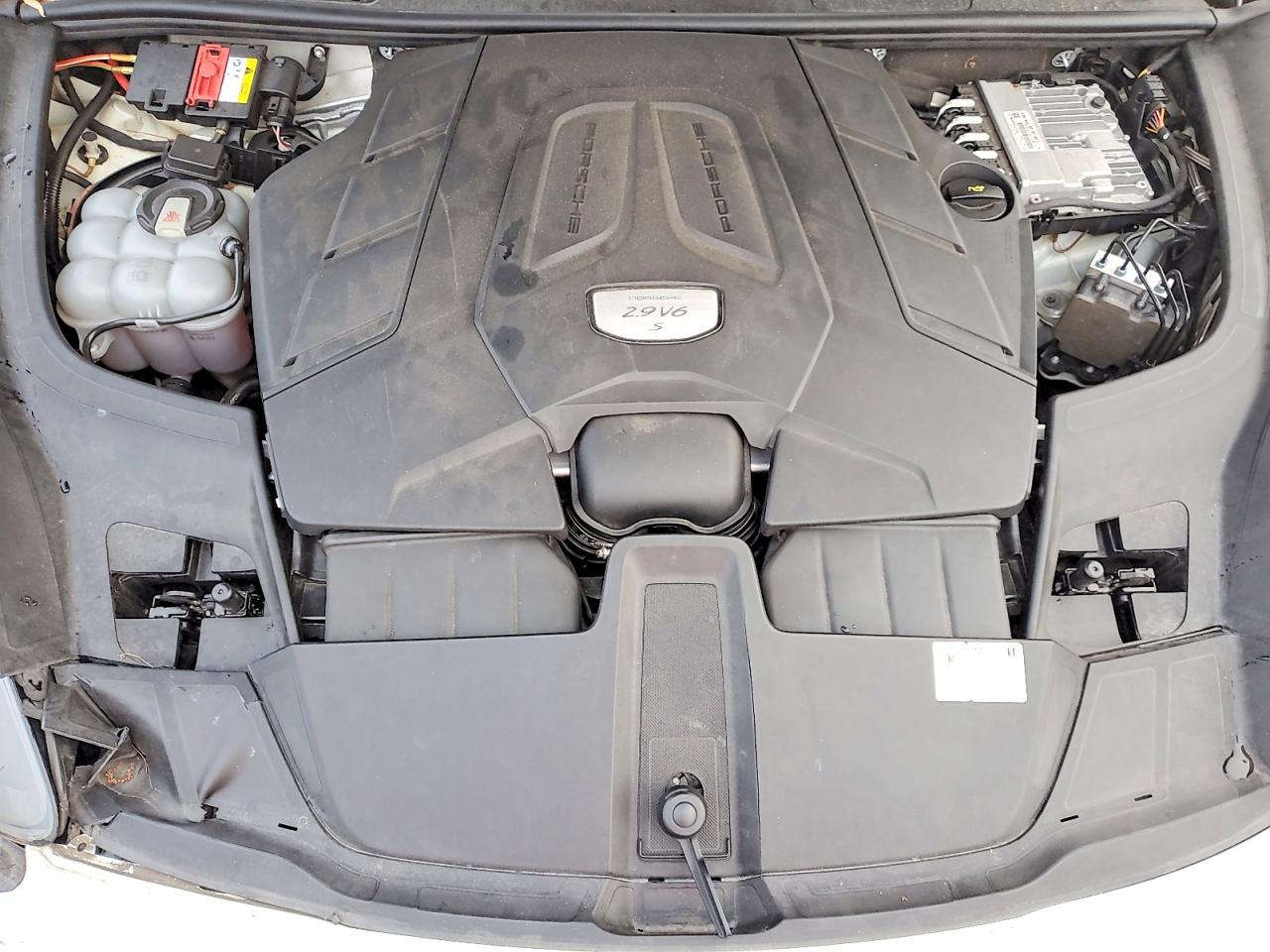 2019 PORSCHE CAYENNE S photo 12