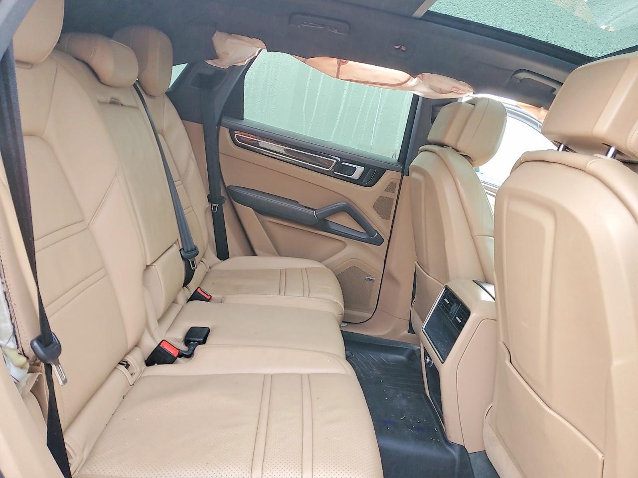 2019 PORSCHE CAYENNE S photo 11