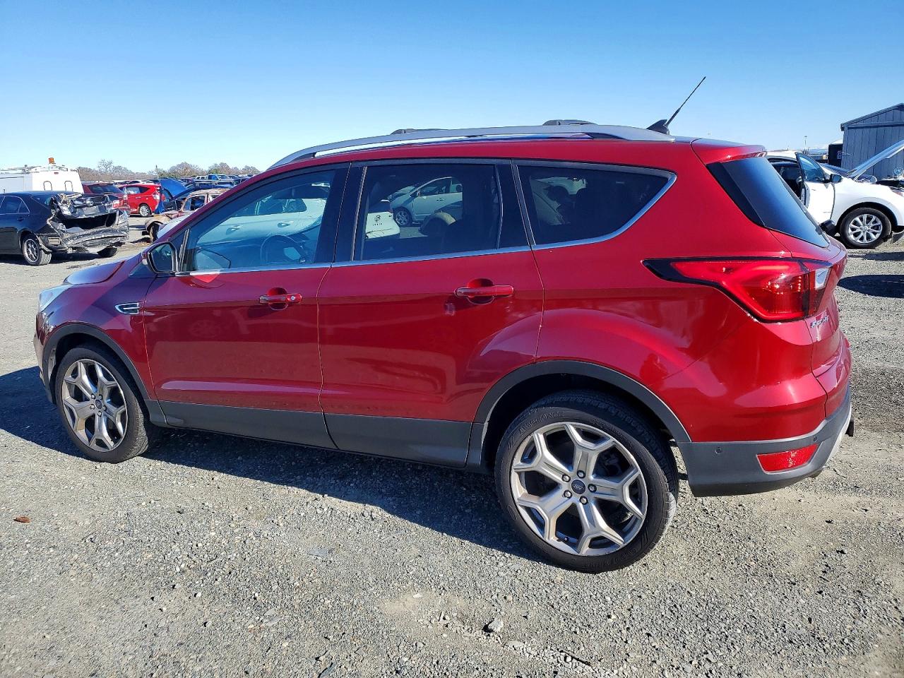 2019 FORD ESCAPE TITANIUM photo 2