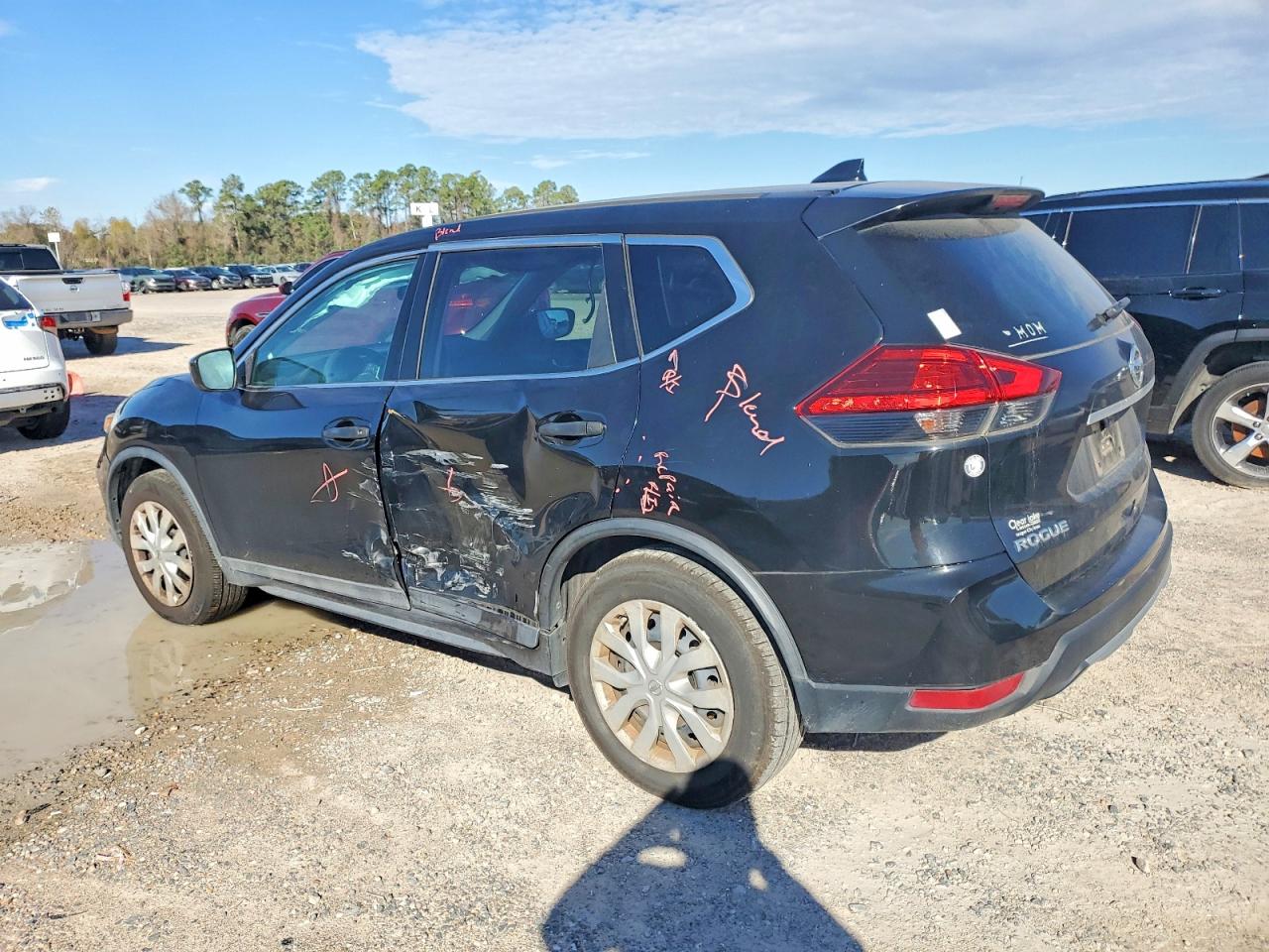 2017 NISSAN ROGUE SV photo 2