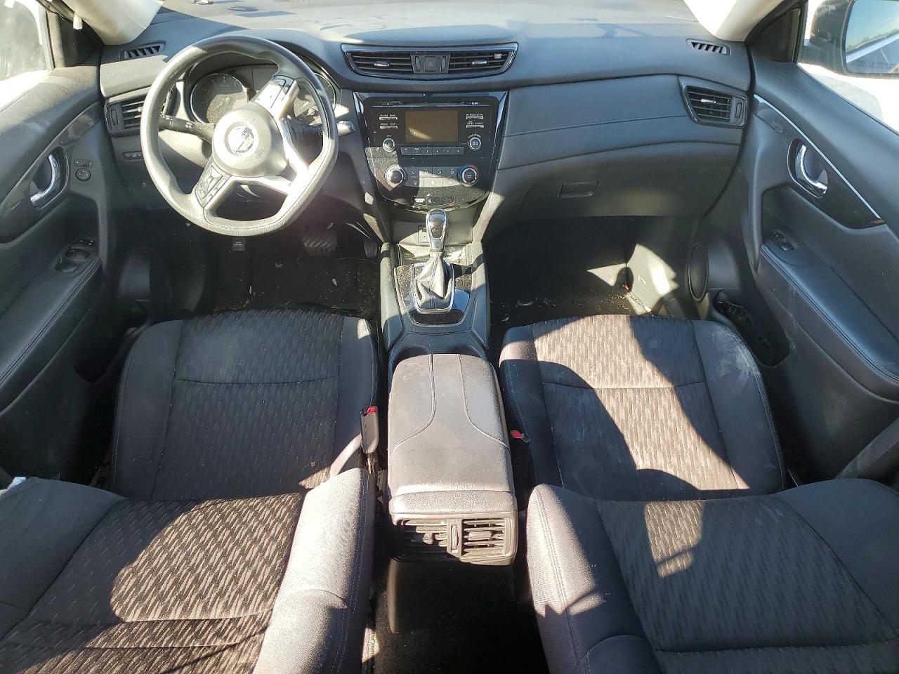 2017 NISSAN ROGUE SV photo 8