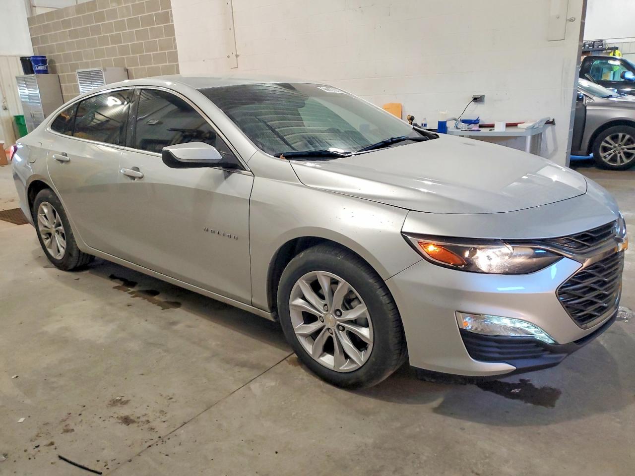 2021 CHEVROLET MALIBU LT photo 4