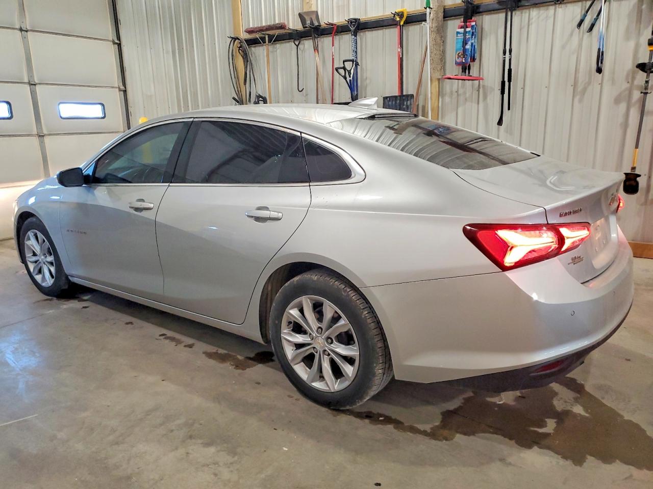 2021 CHEVROLET MALIBU LT photo 2