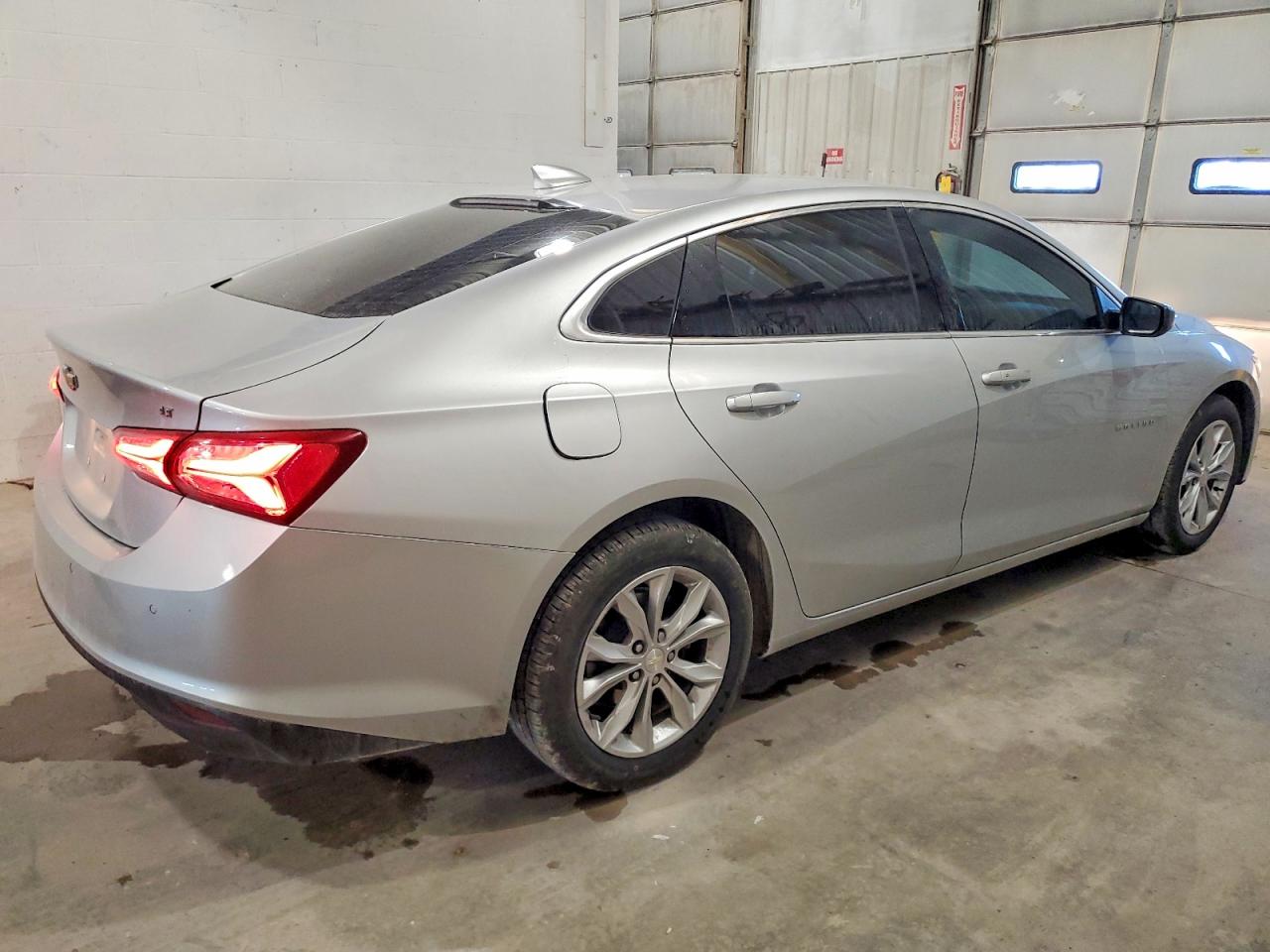 2021 CHEVROLET MALIBU LT photo 3