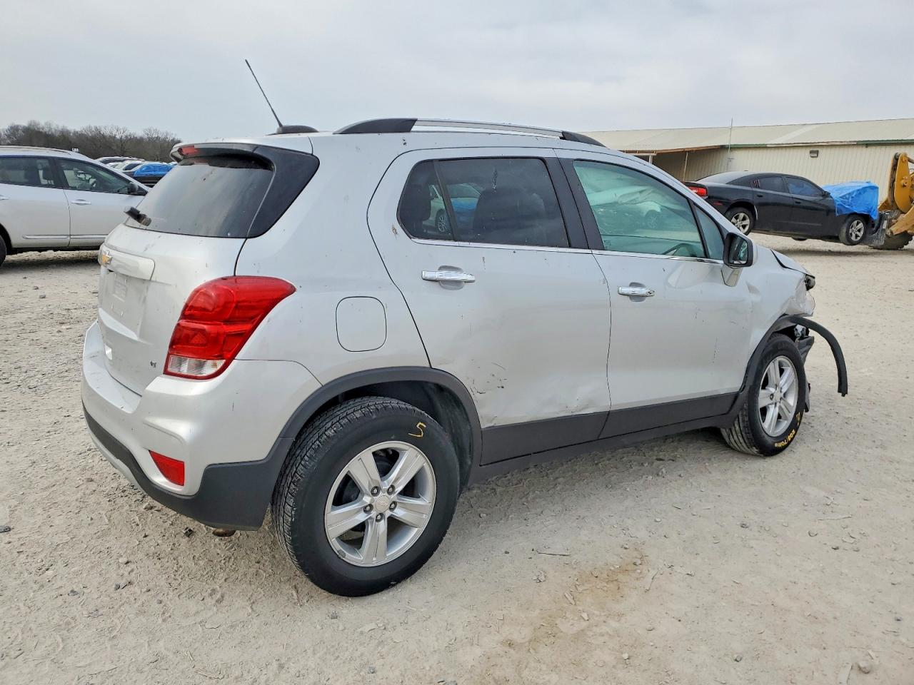 2017 CHEVROLET TRAX 1LT photo 3