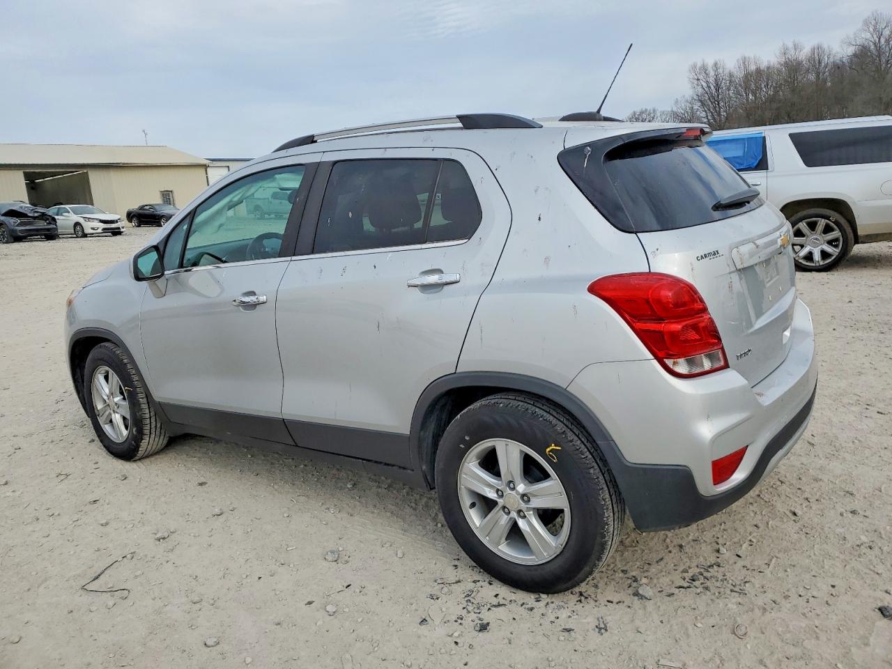2017 CHEVROLET TRAX 1LT photo 2