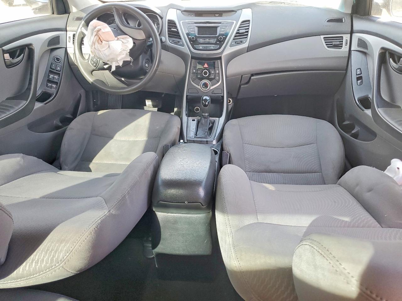 2015 HYUNDAI ELANTRA SE photo 8