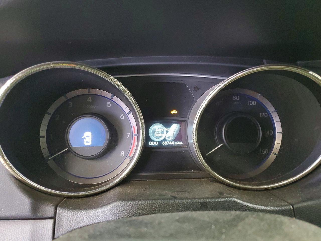 2011 HYUNDAI SONATA SE photo 9